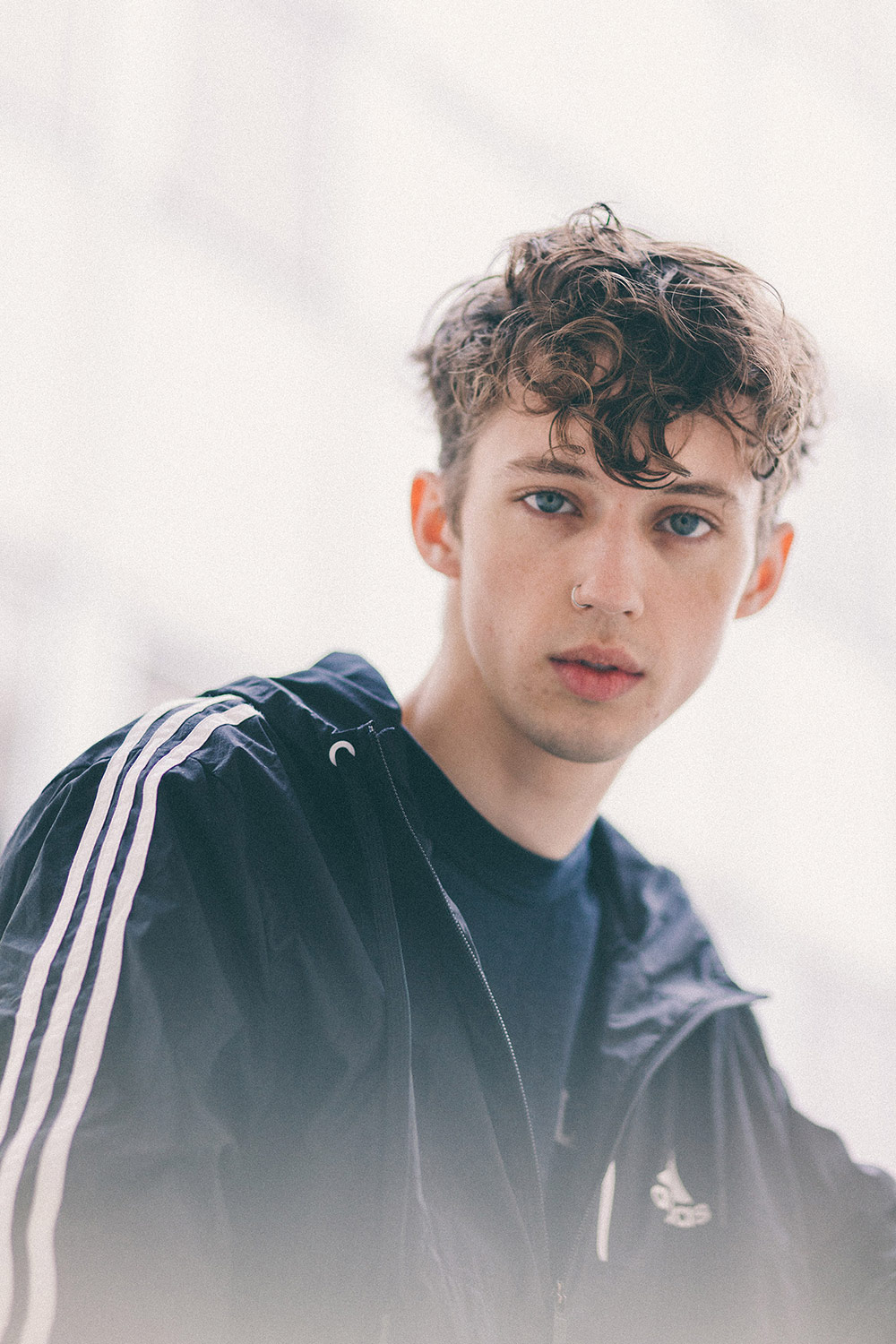 07_overview_inbedwith_troyesivan_arthuroscar